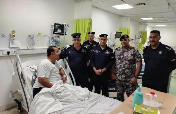 مدير شرطة غرب إربد يزور الرائد معاذ الوشاح