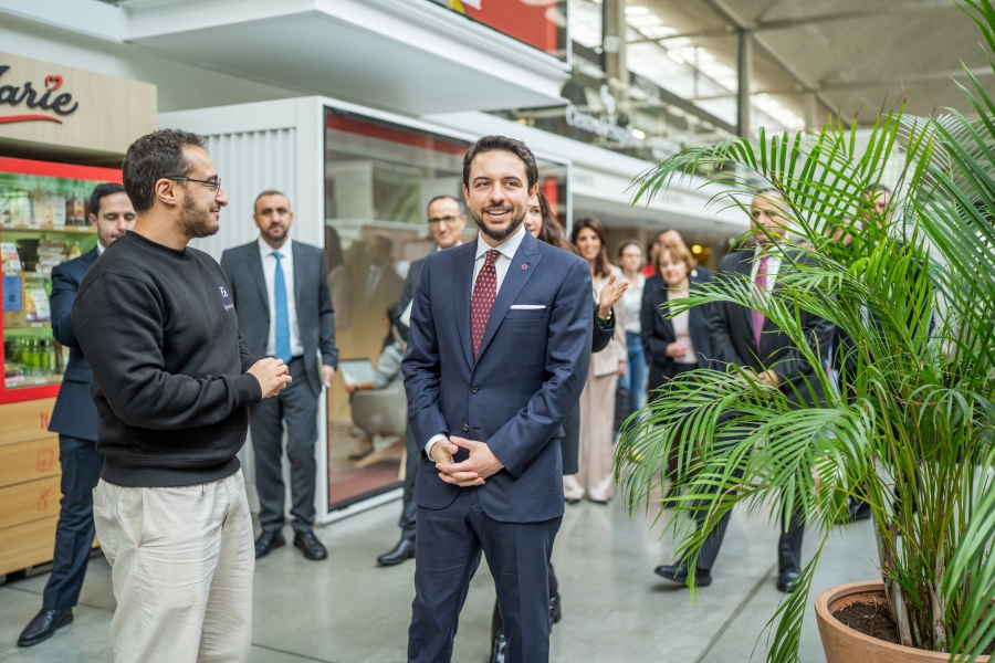 ولي العهد يبحث في باريس التعاون مع “ستيشن إف” لتعزيز ريادة الأعمال والابتكار