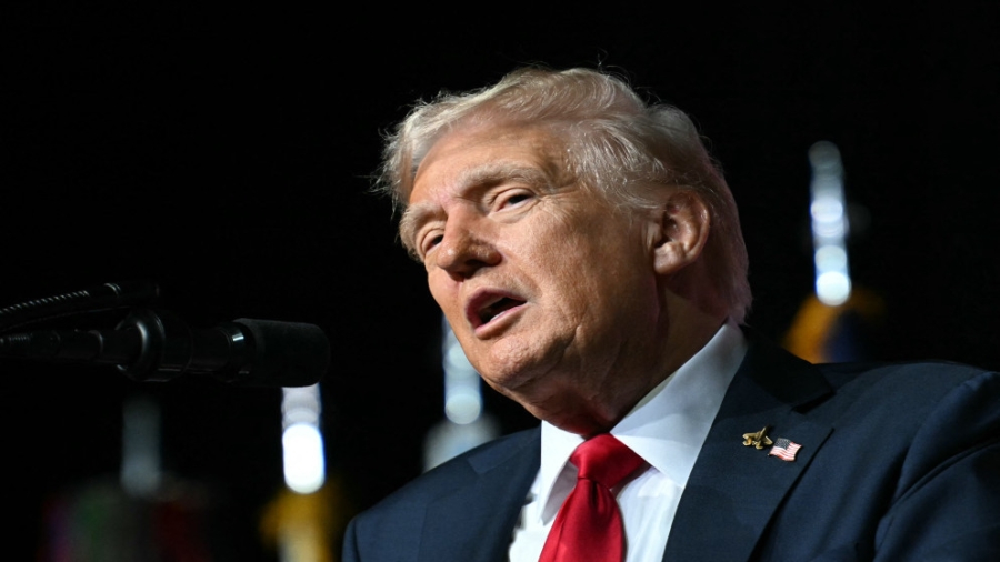 ترامب: رئيس بلدية شيكاغو وحاكم إيلينوي ينبغي أن يكونا في السجن