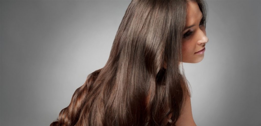 من الجفاف إلى اللمعان.. أسرار العناية بالشعر في المنزل