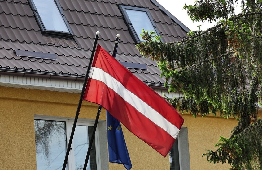 مصدر: لاتفيا تغلق مجالها  الجوي على الحدود مع روسيا ليلا حتى يوم الأحد