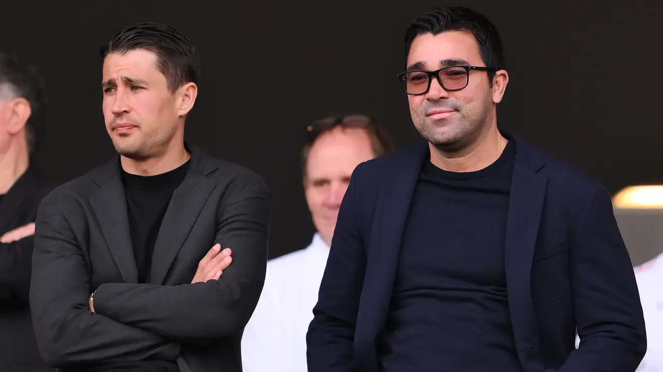 ديكو يستخدم إنجاز إنريكي لتخفيف أزمة برشلونة