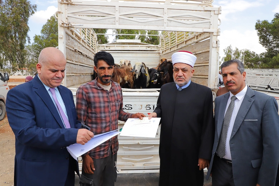 وزارة  الأوقاف تسلم 8 مشاريع إنتاجية لأسر محتاجة في إربد
