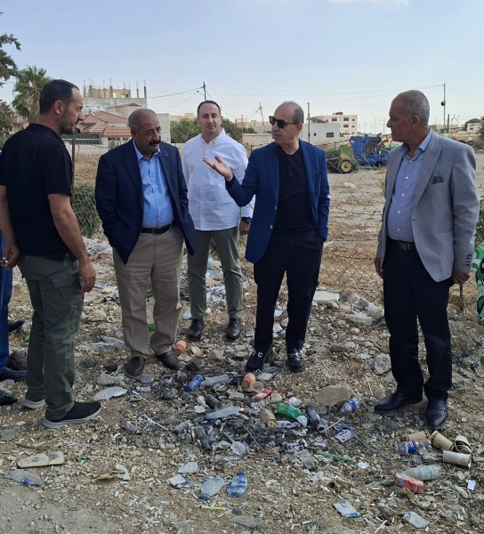 وزير الإدارة المحلية يتفقد عدداً من بلديات محافظة الكرك