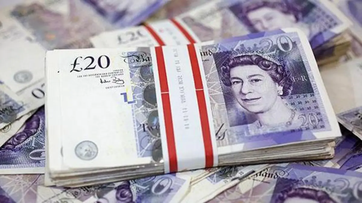 الإسترليني يهبط إلى أدنى مستوى له في شهرين مقابل الدولار
