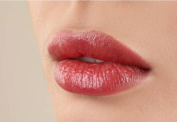 طريقة سريعة لتحضير زبدة شفاه طبيعية بمكونات بسيطة