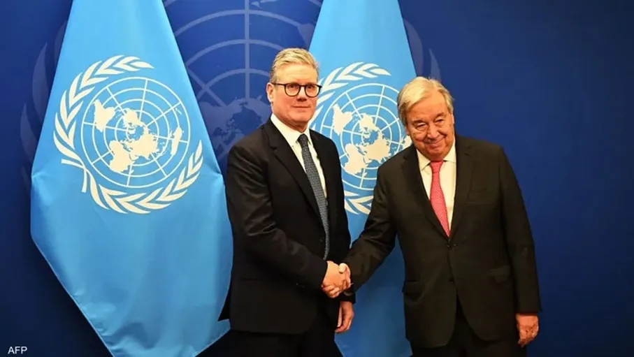 ستارمر وغوتيريش يؤكدان حضور قمة شرم الشيخ