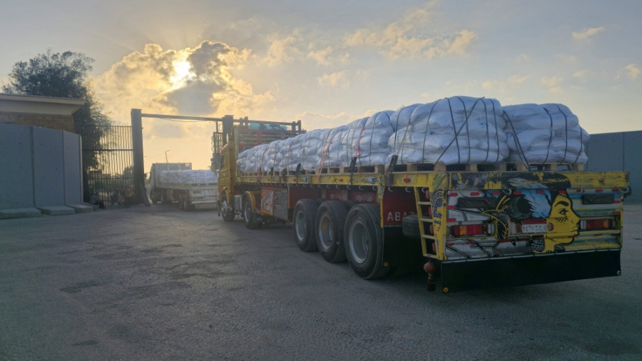 بدء دخول المساعدات الإنسانية إلى غزة عبر رفح