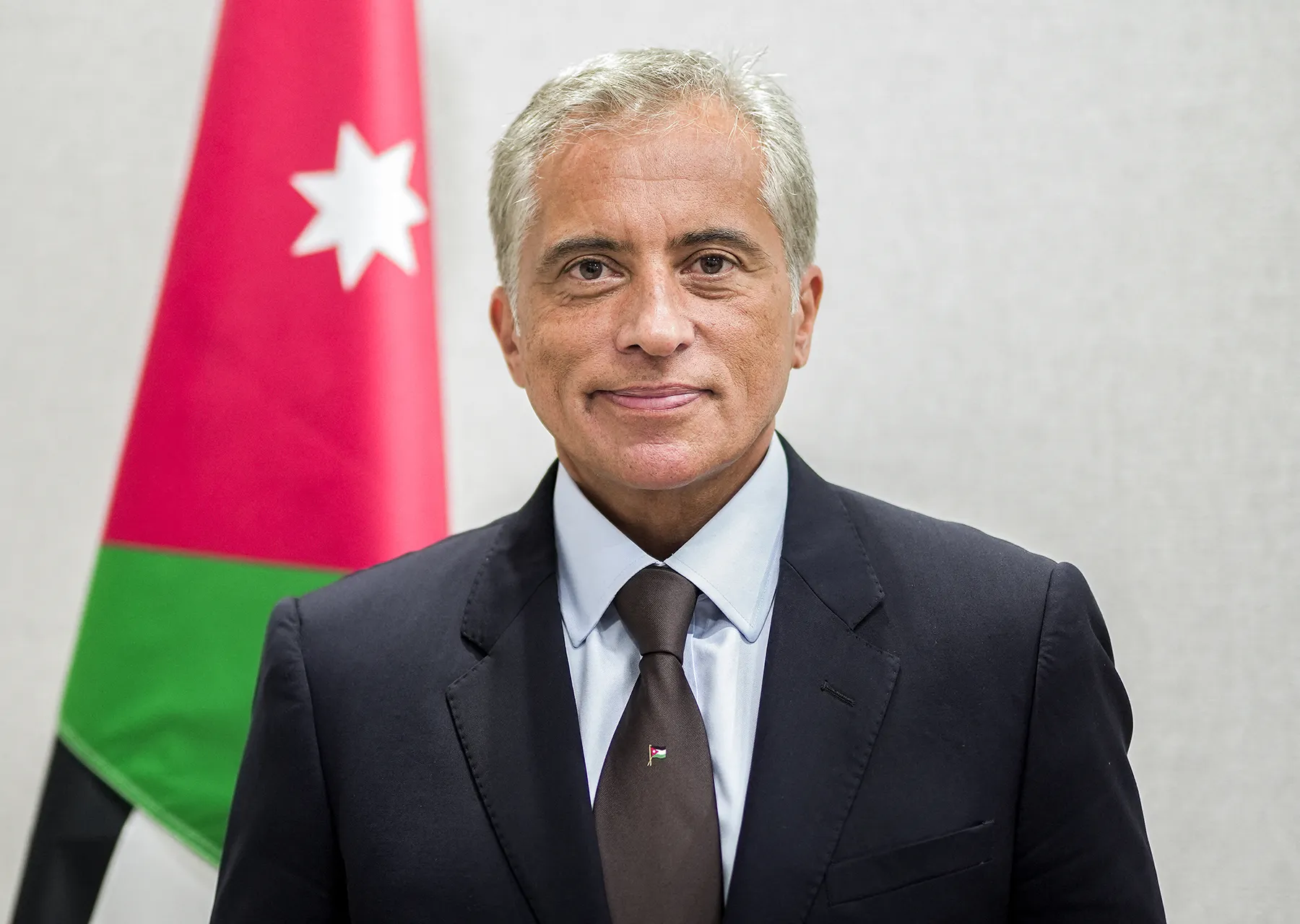 70  من الأردنيين يثقون بحكومة جعفر حسان