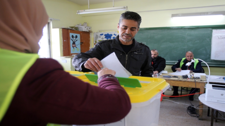 أقل من نصف الأردنيين يخططون للتصويت في الانتخابات البلدية المقبلة