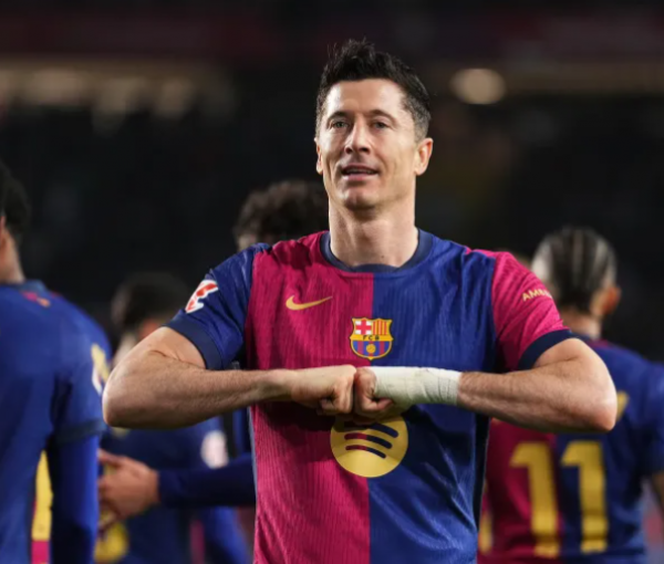 إدارة برشلونة تقرر عدم تجديد عقد ليفاندوفسكي الصيف المقبل