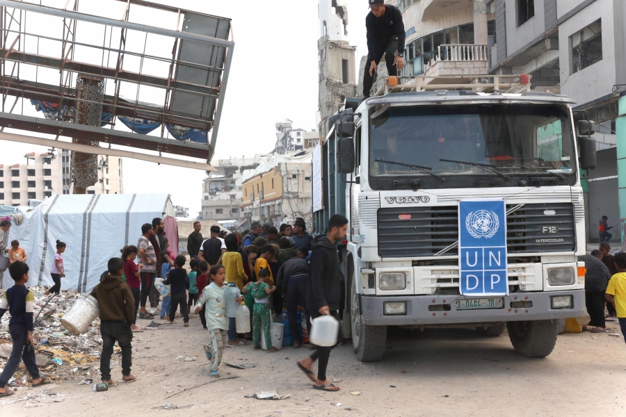 الأونروا: نحتاج إلى الضوء الأخضر من السلطات الإسرائيلية لنقل المساعدات إلى غزة