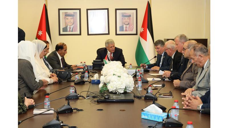 لقاء بين وزير النقل وجمعية عون الثقافية لتعزيز التواصل الثقافي والمهني