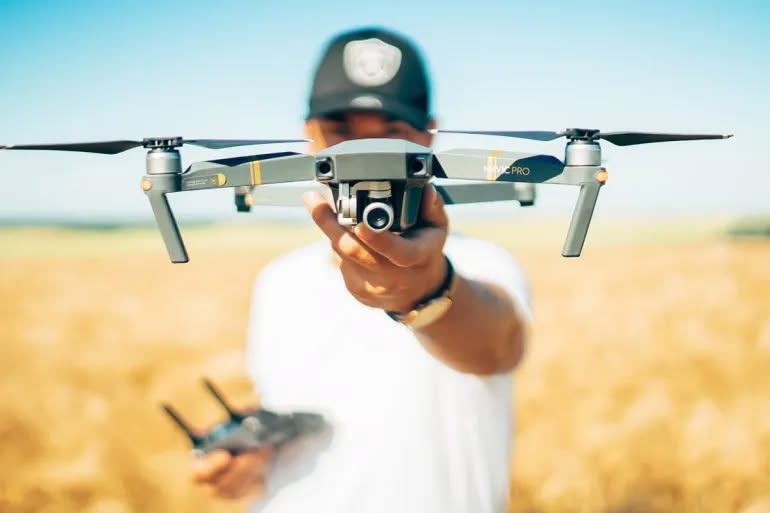 الأردن يستعد لأول سباق للطائرات المسيّرة HoverU Race بمشاركة مفتوحة للشباب فوق 14 عامًا دون رسوم تسجيل