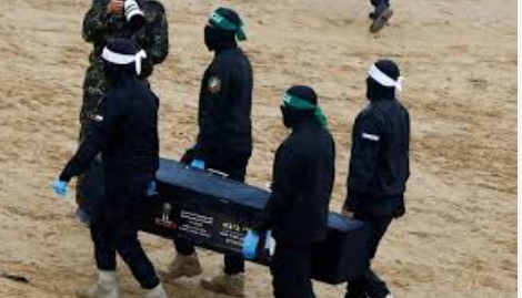 إعلام إسرائيلي: بدء تسليم جثث الأسرى الإسرائيليين إلى الصليب الأحمر