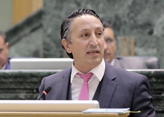 النائب معتز أبو رمان يقترح تعويض 5000 دينار لكل شخص يتعرض لعضة كلب ضال في الأردن