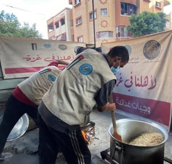 مفتي المملكة: توزيع 300 ألف وجبة ومساعدات إغاثية في غزة