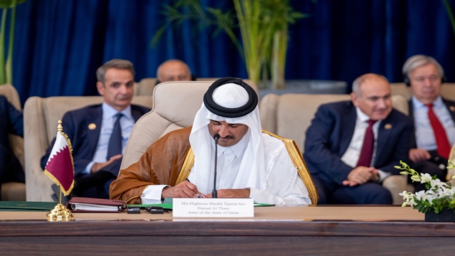 أمير قطر: سعداء بنتائج قمة شرم الشيخ ونأمل بتوافقات تدعم حل القضية الفلسطينية