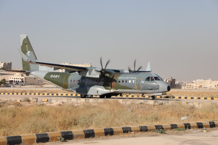 القوات المسلحة تتسلم مساعدات طبية من جمهورية التشيك لصالح المرضى في قطاع غزة