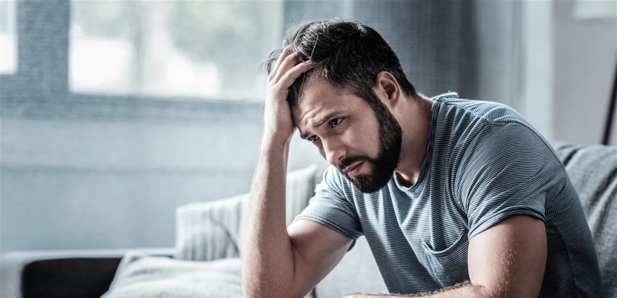 التوتر والسكر يعيدان برمجة الدماغ.. اكتشاف يفسّر نشوء الاكتئاب