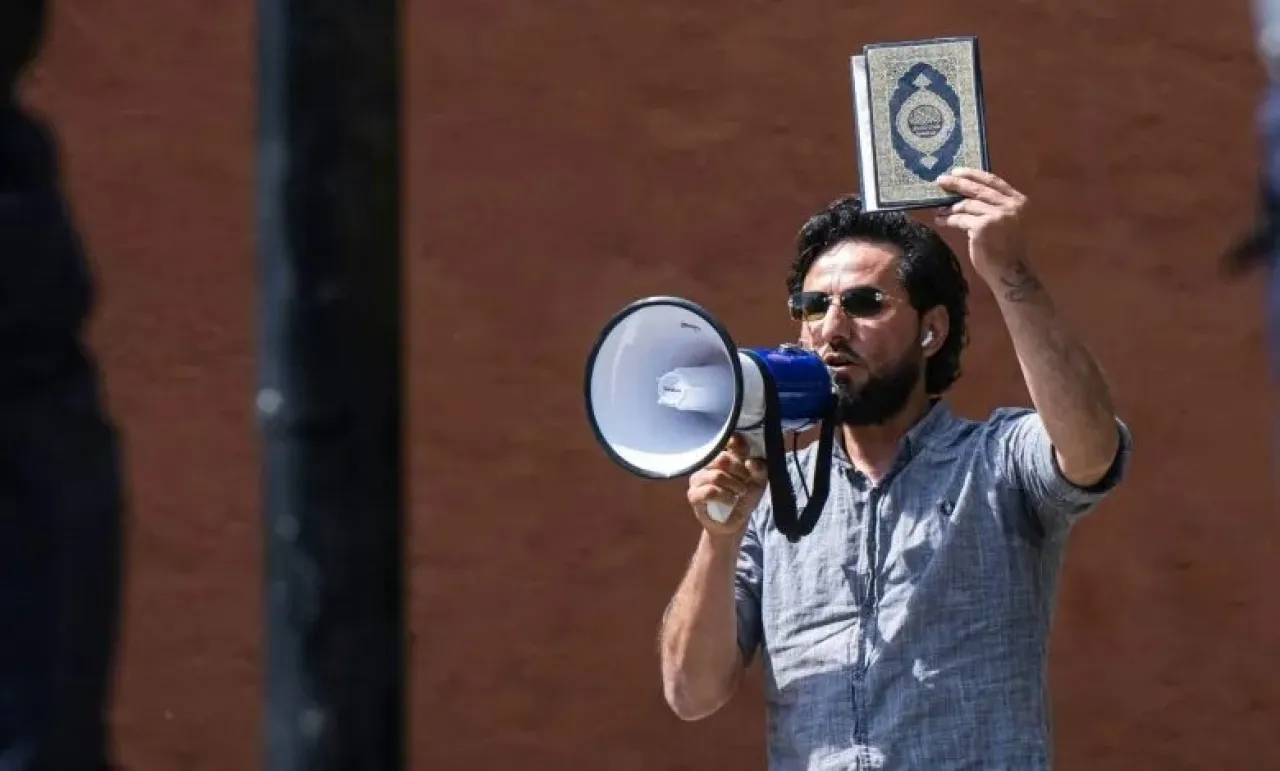 بعد 8 اشهر من الحادثة .. السويد تبحث عن سوري بتهمة قتل «حارق القرآن»