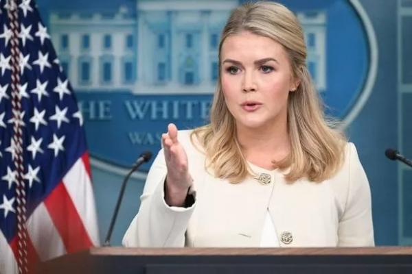 المتحدثة باسم البيت الأبيض ردًا على سؤال صحفي: أمك