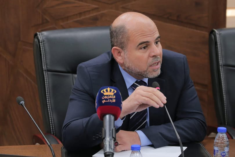 تصريح مثير للجدل حول بنات الأردن: الدكتور محمد العكور يهاجم محللاً تلفزيونياً وقناة فضائية