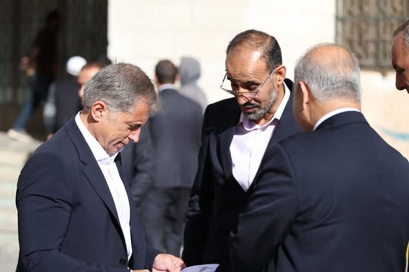 رئيس الوزراء يزور مدرسة جاوا الثانوية ويوجه بتحديث وصيانة شاملة لمرافقها