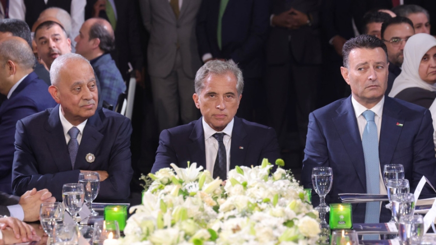 مندوبا عن الملك..رئيس الوزراء يرعى احتفال يوم الصناعة الأردنية