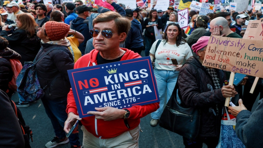 احتجاجات لا ملوك في مدن أميركية تستقطب حشودا كبيرة للتنديد بترامب