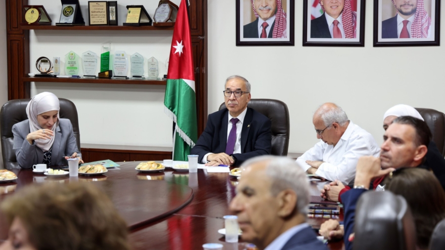 الروتاري يزور الجامعة الأردنية لمتابعة مشروع محاربة فقدان البصر وحملة امنح النور لغيرك