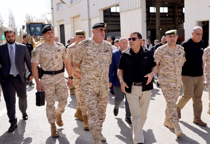 رئيس هيئة الأركان المشتركة يزور عددا من تشكيلات القوات المسلحة ويشيد بكفاءتها