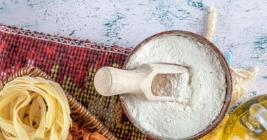 9 استخدامات لنشا الذرة غير الطبخ أبرزها إزالة البقع وتلميع الخشب