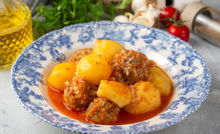 كرات الكفتة التركية مع البطاطا