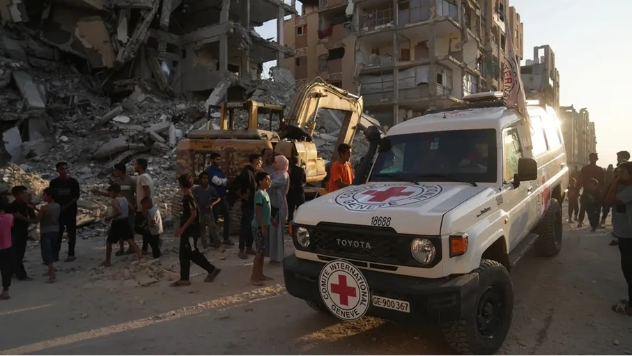 القسام تعلن تسليمها جثتي أسيرين مساء اليوم