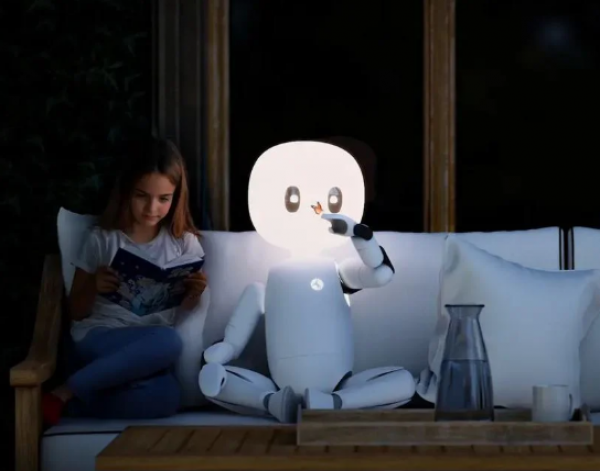 روبوت يوغي .. مساعد منزلي من السيليكون للتواصل العاطفي