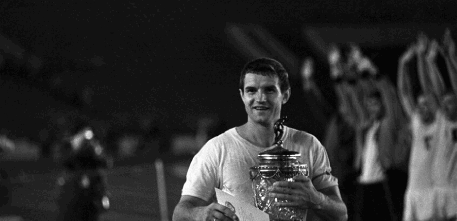 عن 86 عامًا.. وفاة اللاعب السابق فيكتور شوستيكوف