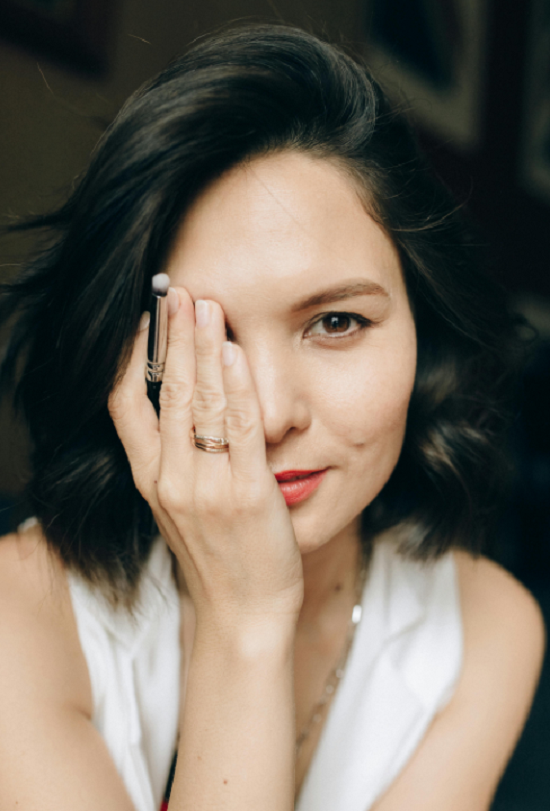 5 أخطاء يومية بتزود تجاعيد البشرة.. من وضعية نومك للخروج فى الشمس