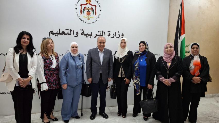 وزير التربية يلتقي رئيس وأعضاء وفد جمعية عَون الثقافية الوطنية