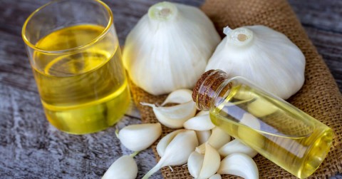 الثوم: علاج طبيعي للشعر الصحي والطويل