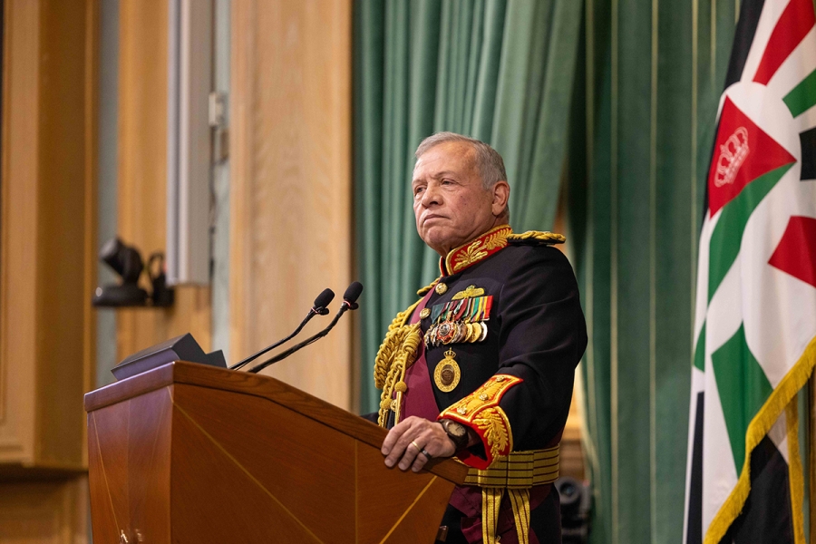 الأحزاب تشيد بخطاب العرش وتجسيده لرؤية الملك في التحديث