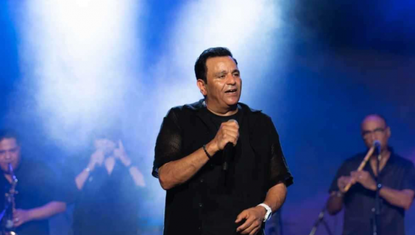 تجاهل أزمة تسريب أغنياته .. هل يستعد محمد فؤاد لألبوم جديد؟