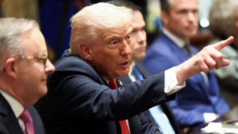 ترامب يعلن أنه لن يجري محادثات تجارية مع كندا