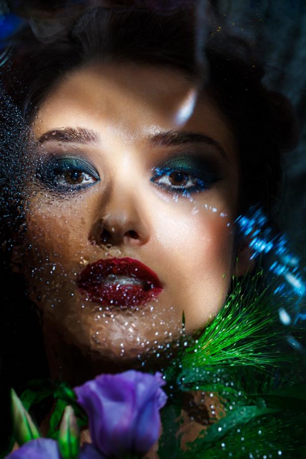 المكياج الفضائي .. صيحة جمالية بين النجوم ولمعان المجرّات