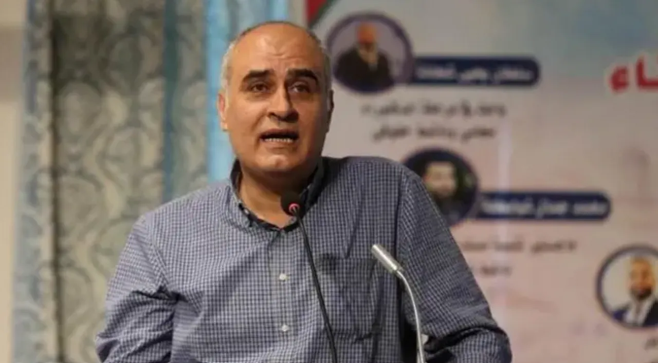 من هو الفلسطيني الذي يُتداول اسمه كمرشح لرئاسة حكومة انتقالية في غزة؟