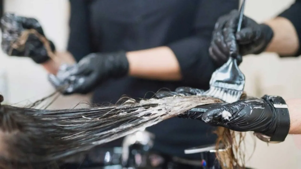 احذري.. الصبغة المتكررة تضر كليتيك وليس الشعر