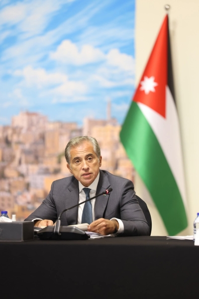 حسان: ملتزمون بإنفاذ توجيهات الملك الواردة في خطاب العرش بالتنسيق مع الأعيان والنواب