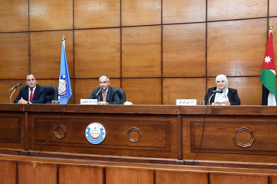 جامعة العلوم والتكنولوجيا ترحب بطلبتها الجدد: قيم الحوار والتميز في صدارة الحياة الجامعية