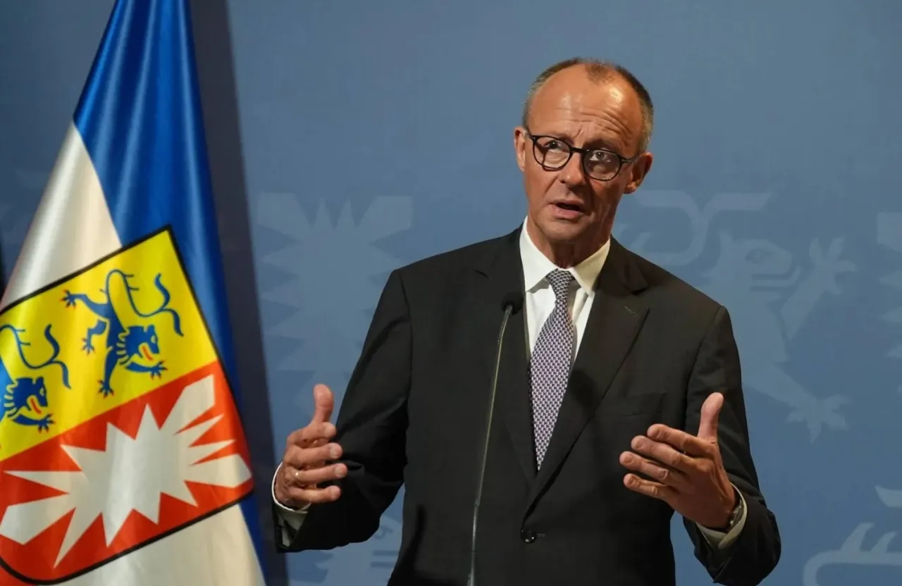 المستشار الألماني يدعو إلى ترحيل لاجئين سوريين