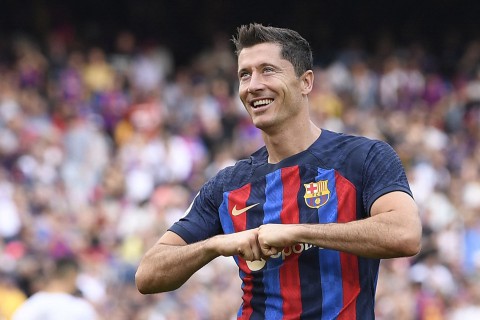 ليفاندوفسكي يحسم موقفه.. هل يغادر برشلونة في الميركاتو الشتوي؟